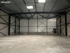 Local industriel 762 m²