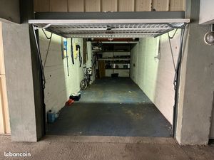 Garage double fermé 25m2 Croix-Luizet