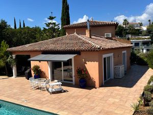 MAISON 220 m2 8 pièces sur 1200 m2