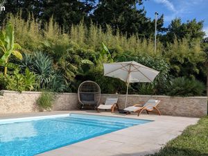 Maison familiale avec piscine sur le haut de Saint-Bonnet-de-Mure