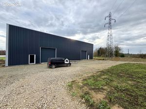 Local 360 m² Château-Gontier-sur-Mayenne