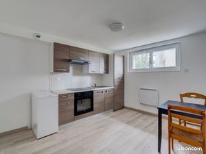 Part loue T2 meublé proche transport