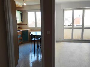 Cv troyes appart deux chambres parking et balcon