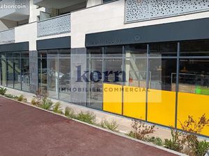 Local commercial 285 m²