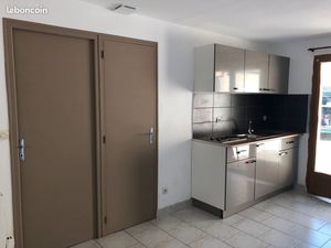 Loue maisonnette + garage