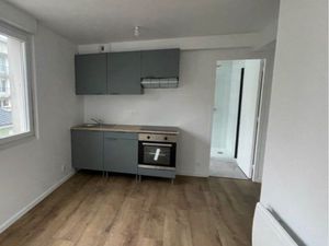 T2 lumineux entièrement rénové non meublé