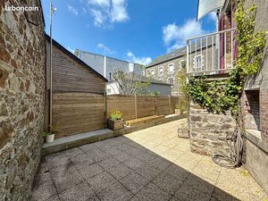 Granville – Appartement 3 pièces avec grande terrasse plein sud – À 2 pas du centre et de 