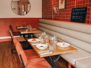 Local restaurant 90 m²