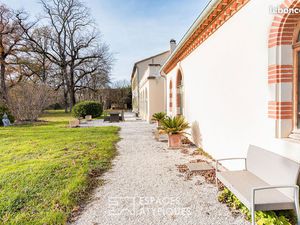 Maison 10 pièces 405 m²