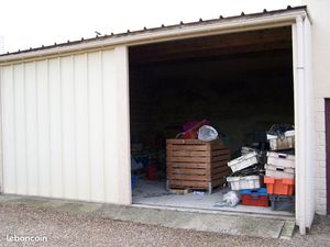 EU Grand Garage 55 m² H porte:3 m-dans cour fermée