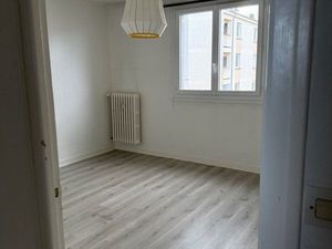 Appartement 3 pièces. 54m2. Métro Anatole France