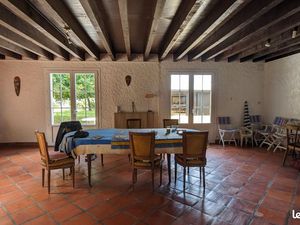Grande maison avec 4 chambres  une bibliothèque  une grande salle à manger/salle de récept