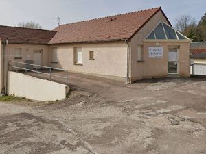 Local commercial 284 m²