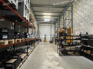 Local d'activité 149 m²