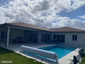 Rare à la vente : Maison familiale contemporaine en lisière de forêt