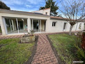 Charmante maison avec grandes dépendances