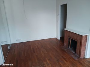 ? CHARMANT F2 DE 50M² ENVIRON - LUMINEUX ET BIEN AGENCÉ ? 587 dont 40 de charges / mois? C