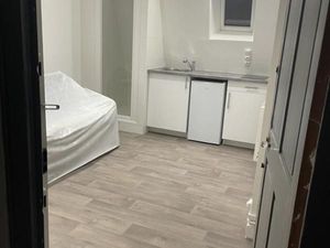 Studio 1 pièce 12 m²