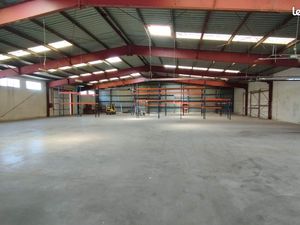 Local d'activités/entrepôt 930m2 Courthézon