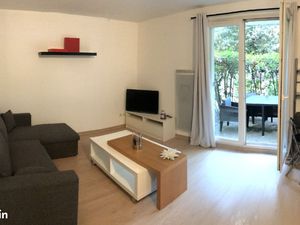 Part loue T2 meublé + pkg+ Piscine/Salle de sport/tennis