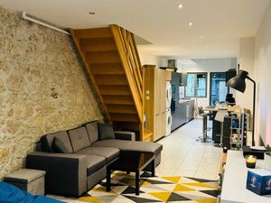 Maison de Village rénovée avec cour - LOUEE