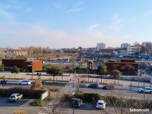 Appartement 2 pièces rénové 43m2 carrez Gare d'Oullins