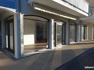 A louer local commercial sarzeau centre