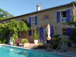 Grande Propriété de Caractère avec Vue Panoramique et Fort Potentiel