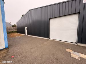 Local Entrepôt avec Bureau