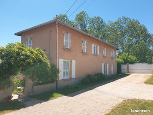 Propriété 234m2 sur 11200m2 de terrain  2 min de Charlieu