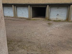 Garage à louer secteur Clairions