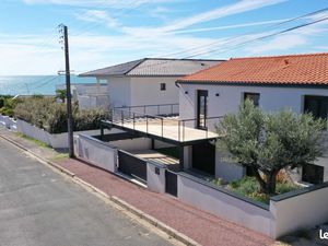 VAUX-SUR-MER – Villa vue mer  situation exceptionnelle à 100 m de la plage