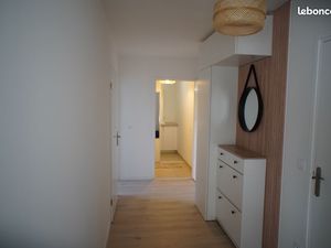 Appartement T3 aucun vis à vis NEUF MEUBLE – Terrasse – Dernier étage – 5 min RER C & D