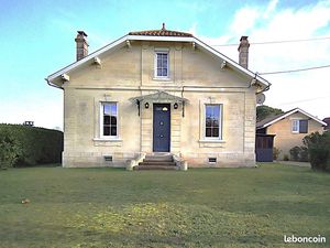 Maison pierre  piscine  parc 3300m2