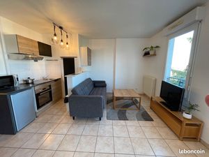 T1 bis/T2 meublé calme avec balcon au pied du tram