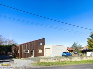 Local 196 m² Orléat