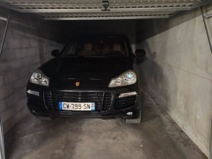 Garage box fermé securisé 18m2