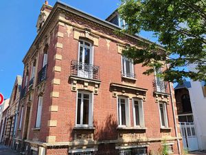 Spacieuse maison pour famille  gite  colocation  bureaux - jardin et annexe extérieure