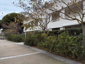 Loue à l'année appt vide