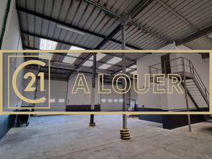 Local 890 m² GIBERVILLE