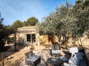 Vend maison plain pied grand terrain arboré et piscine calme absolue