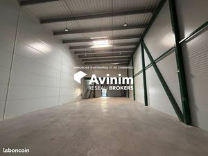 Local 315 m² Bernes-sur-Oise