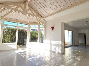 LE PELLERIN centre bourg- Plain pied  4 CH + bureau  jardin