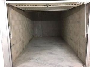 Garage fermé en sous sol