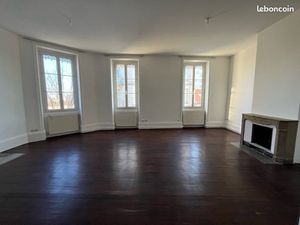 Grand appartement 126 m² – Cachet ancien – Face gare de Romans (DPE C)