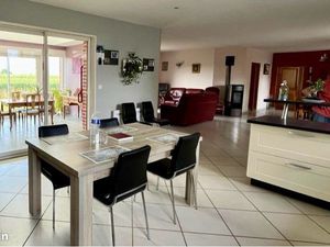 Plain-Pied de 160 m² + dépendances 430 m² + 6 300 m² de terrain