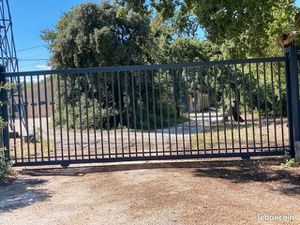 Garage/box 15 m² Aubignan