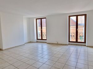 2 pièce centre ville proche gare RER A