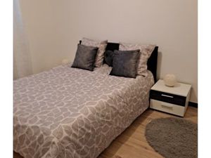 F2 entièrement meublé à 1 min de la place de la Réunion