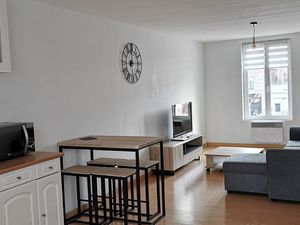 LOUE DUPLEX MEUBLE AU 1er étage ACCUEILLANT